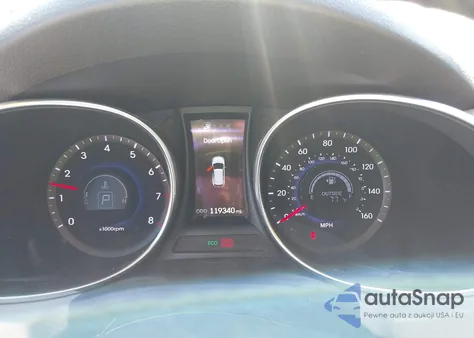 2013 Hyundai Santa Fe Sport 2.0T z USA, uszkodzony, nr VIN 5XYZUDLA0DG105046